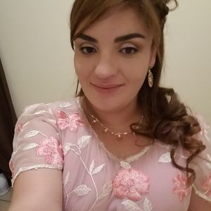 Meet your Posher, Esmeralda